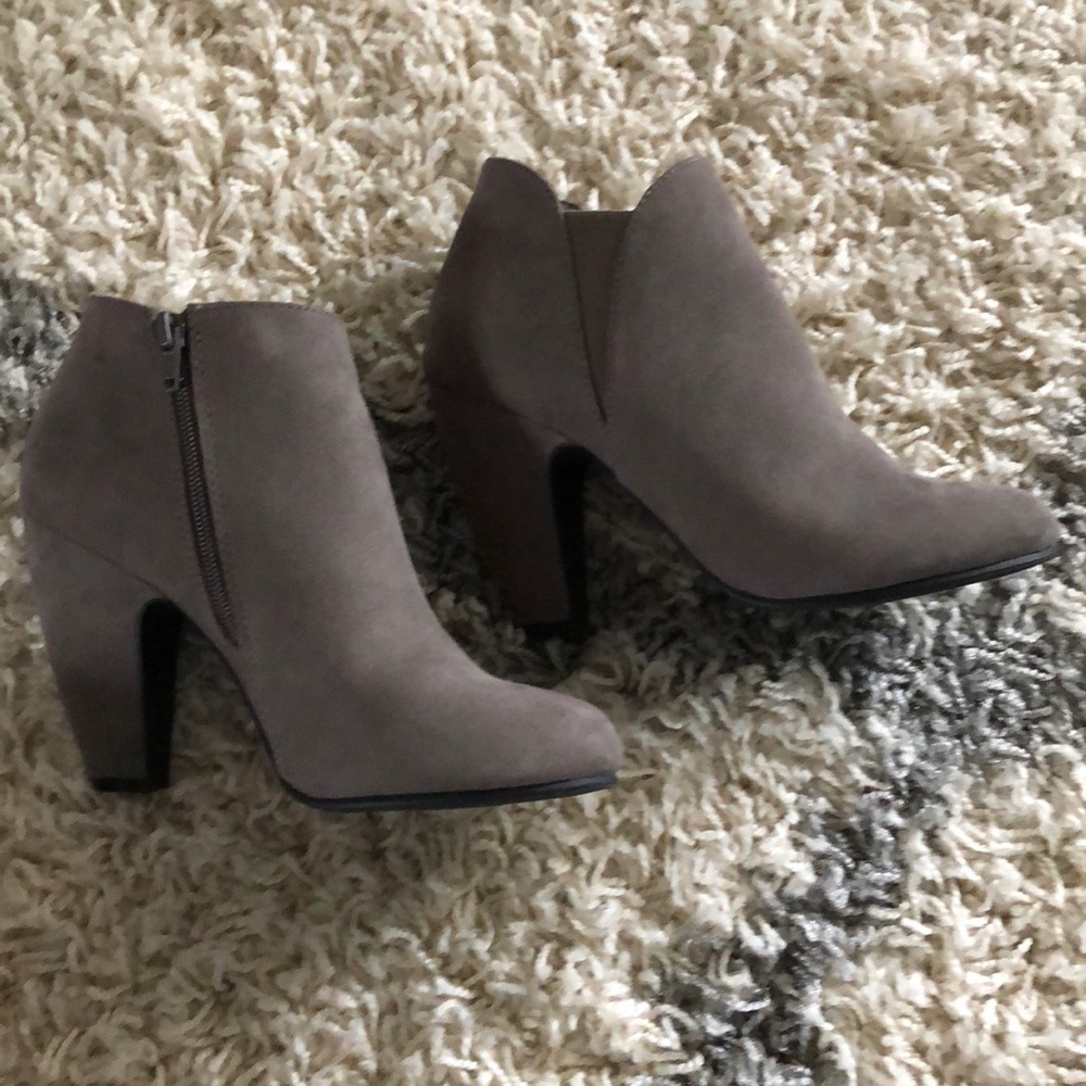 Candie's Booties Women's Size 8‎ Taupe Catango